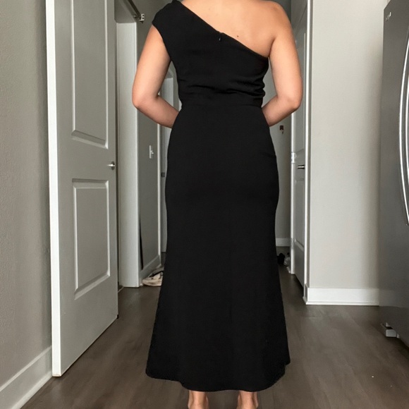 MOTF Elegant Black One-Shoulder Dress - Picture 5 of 6